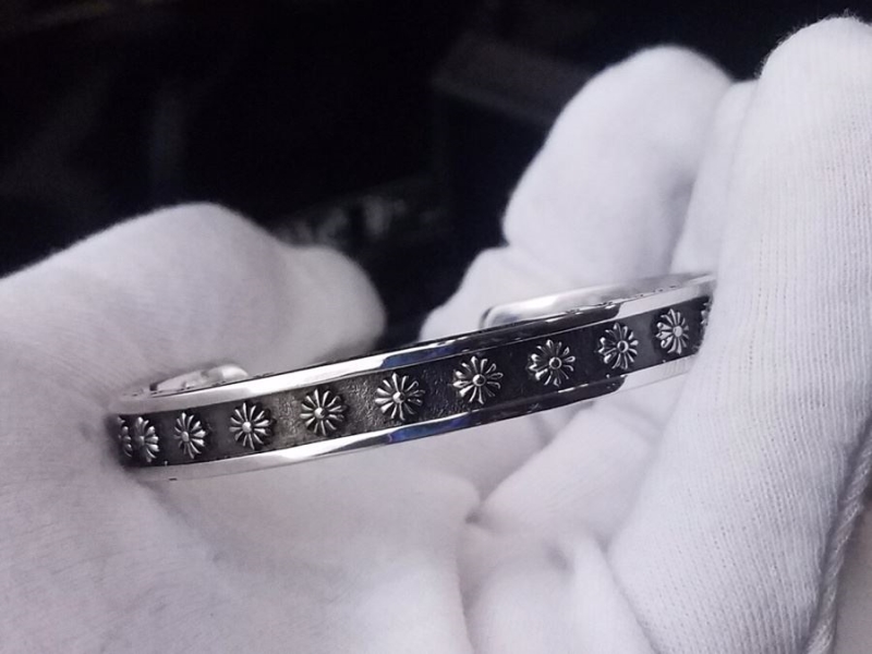 Ch*0me He**ts bracelets